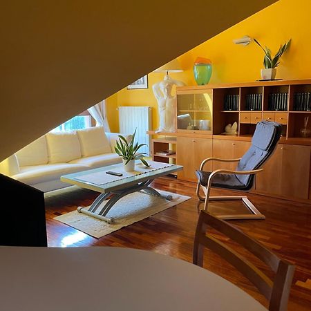 Top-Floor Malpensa Gallarate Mxp-Airport Apartment Bagian luar foto