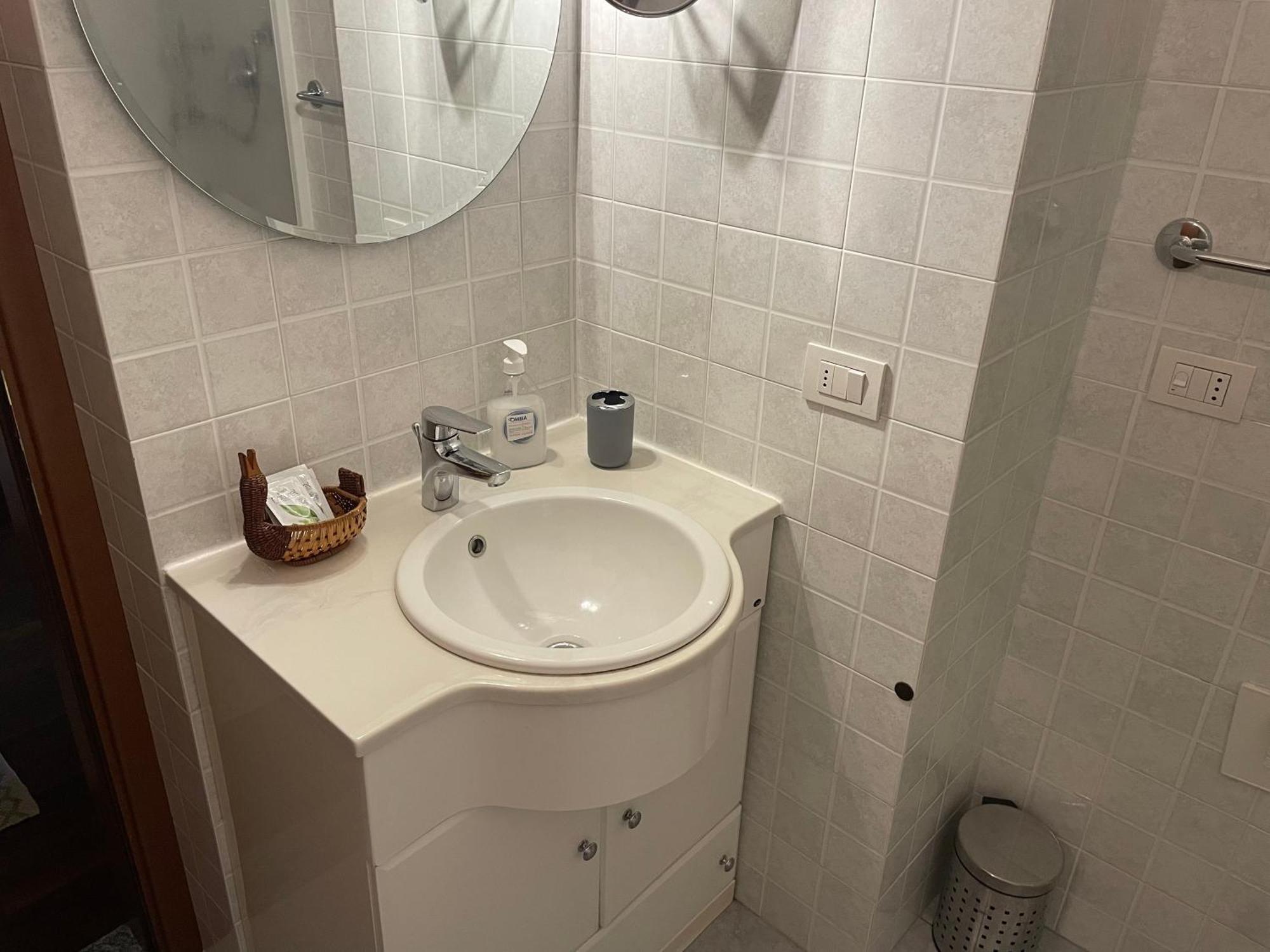 Top-Floor Malpensa Gallarate Mxp-Airport Apartment Bagian luar foto