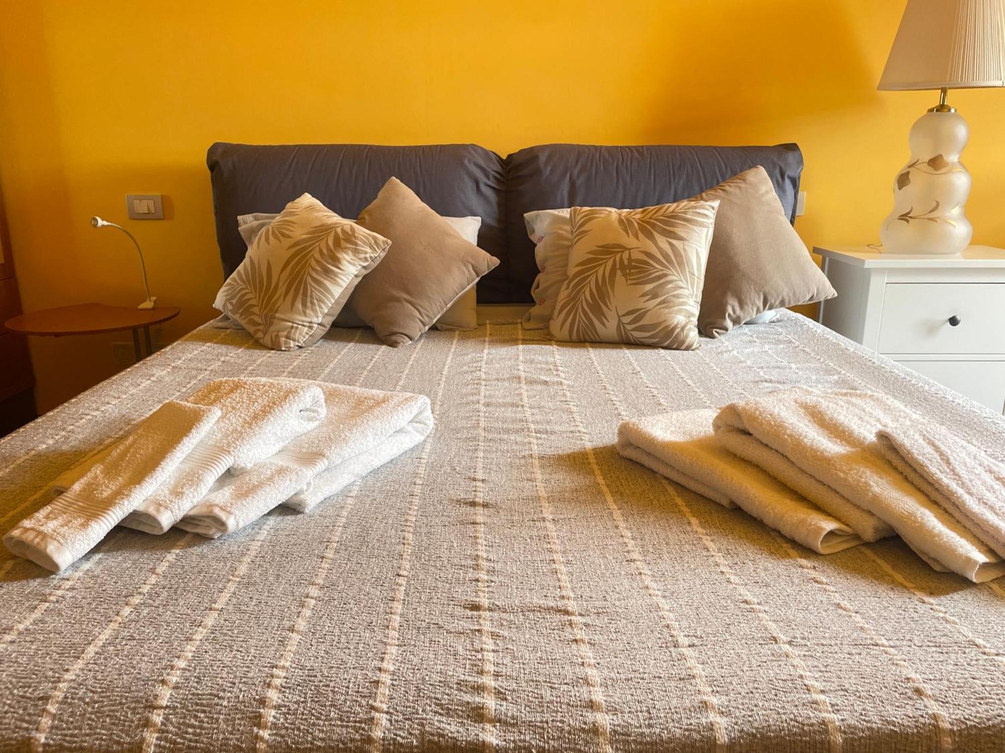 Top-Floor Malpensa Gallarate Mxp-Airport Apartment Bagian luar foto