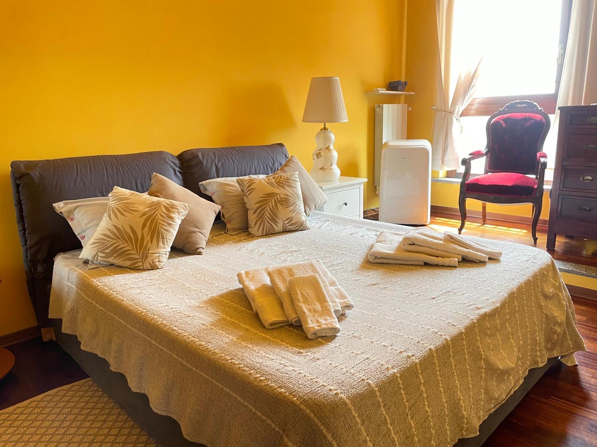 Top-Floor Malpensa Gallarate Mxp-Airport Apartment Bagian luar foto