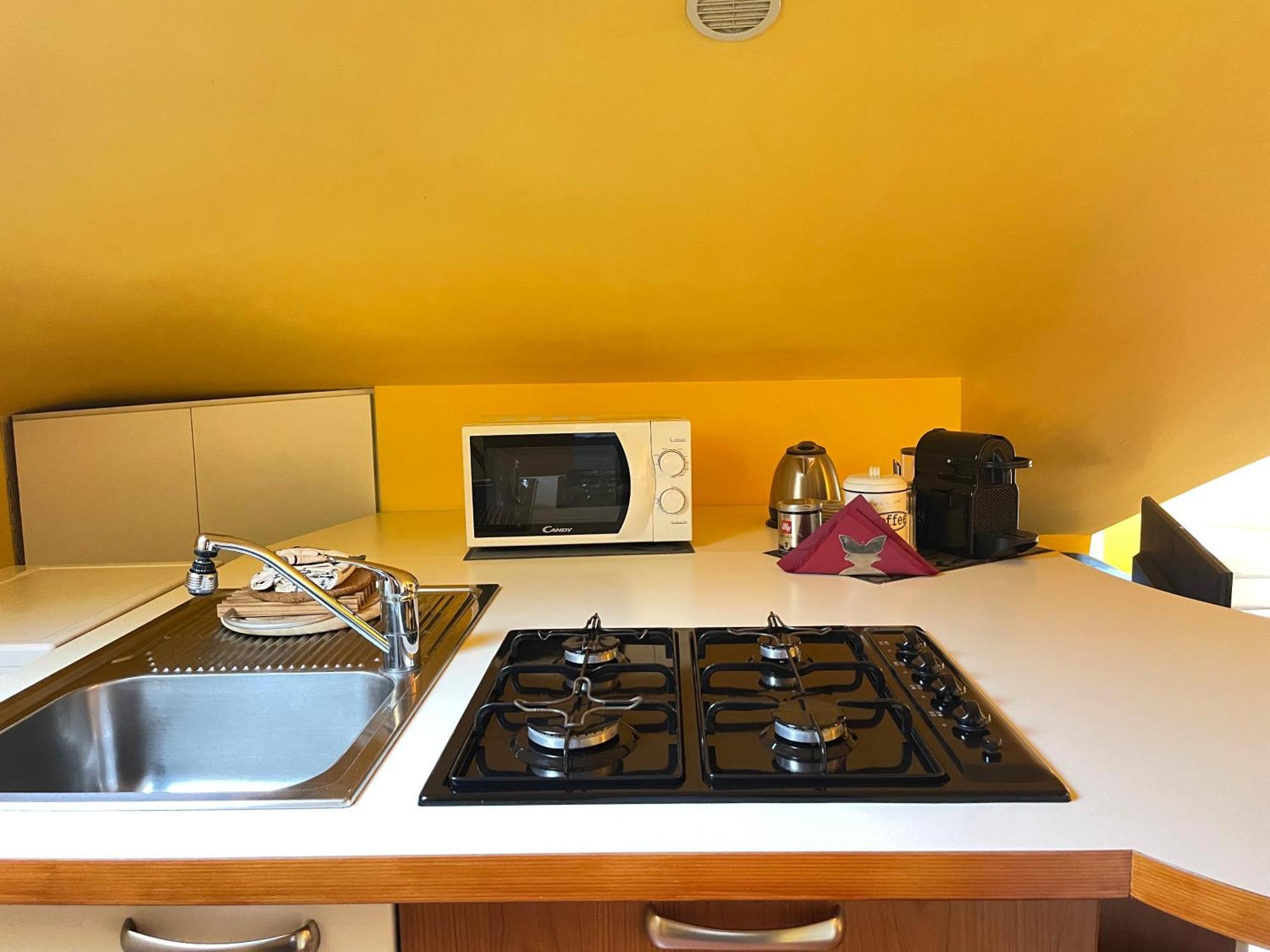 Top-Floor Malpensa Gallarate Mxp-Airport Apartment Bagian luar foto